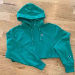 Women’s Champion Cropped Hoodie - New!